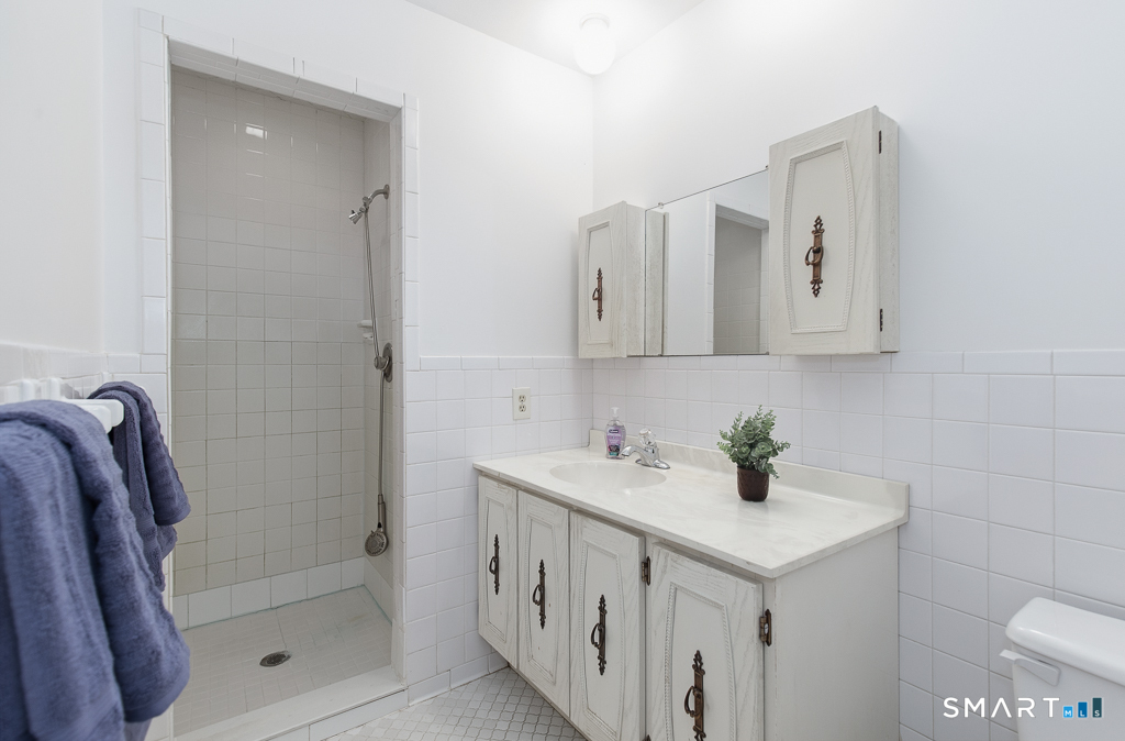 14 Mitchell Lane photo 23