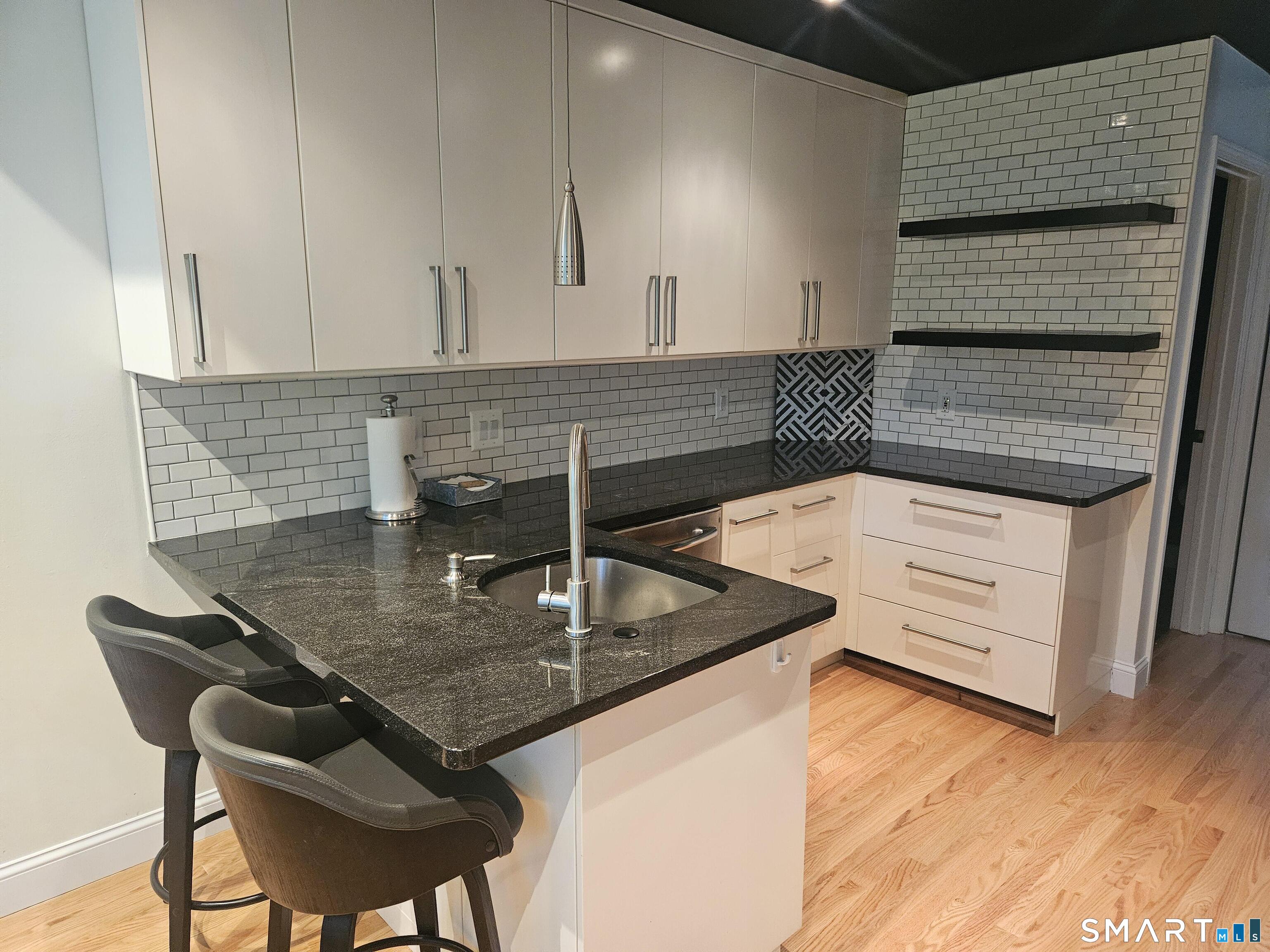 40 Riverwalk Drive photo 11