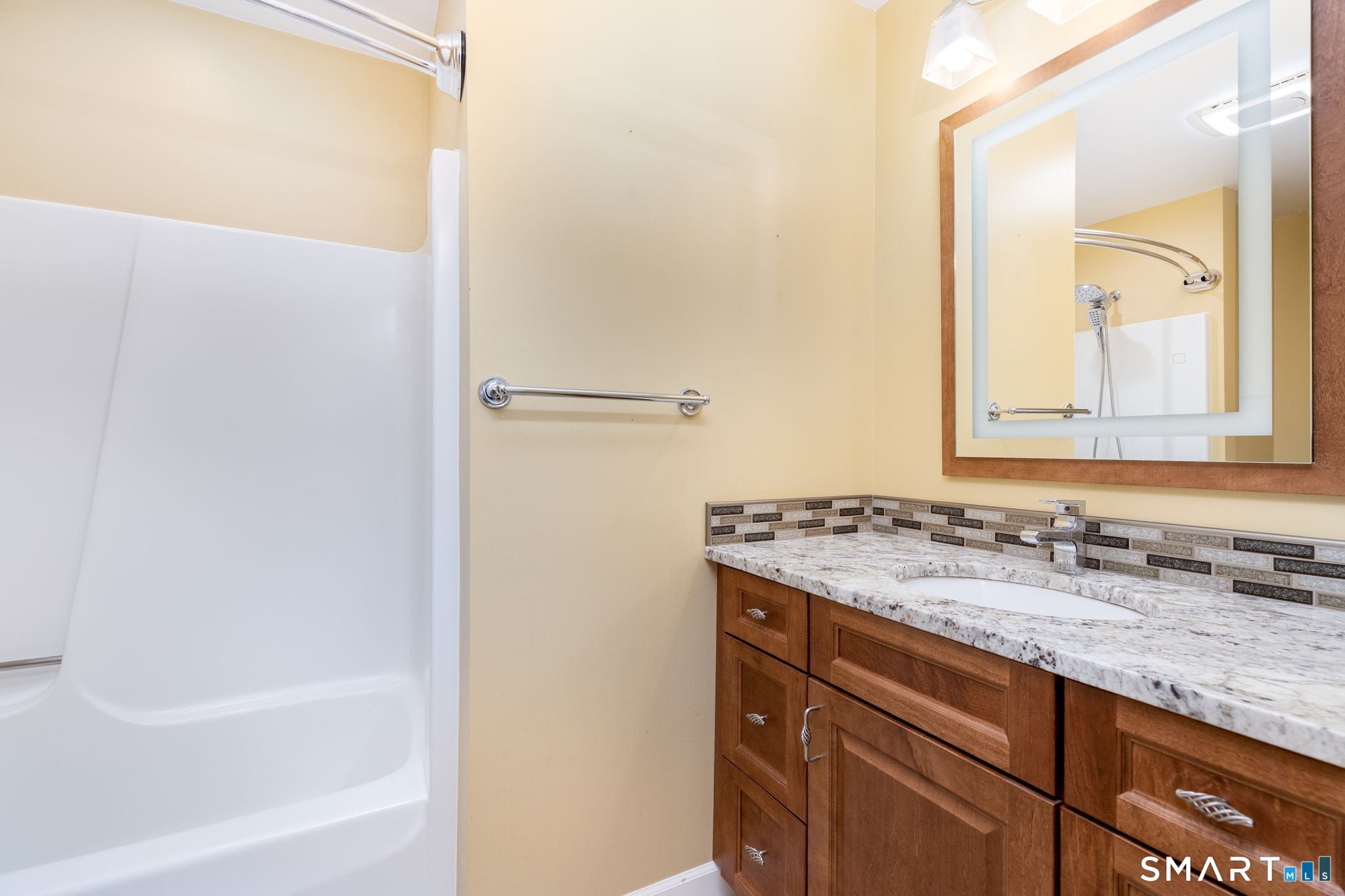 20 Alcott Road photo 34
