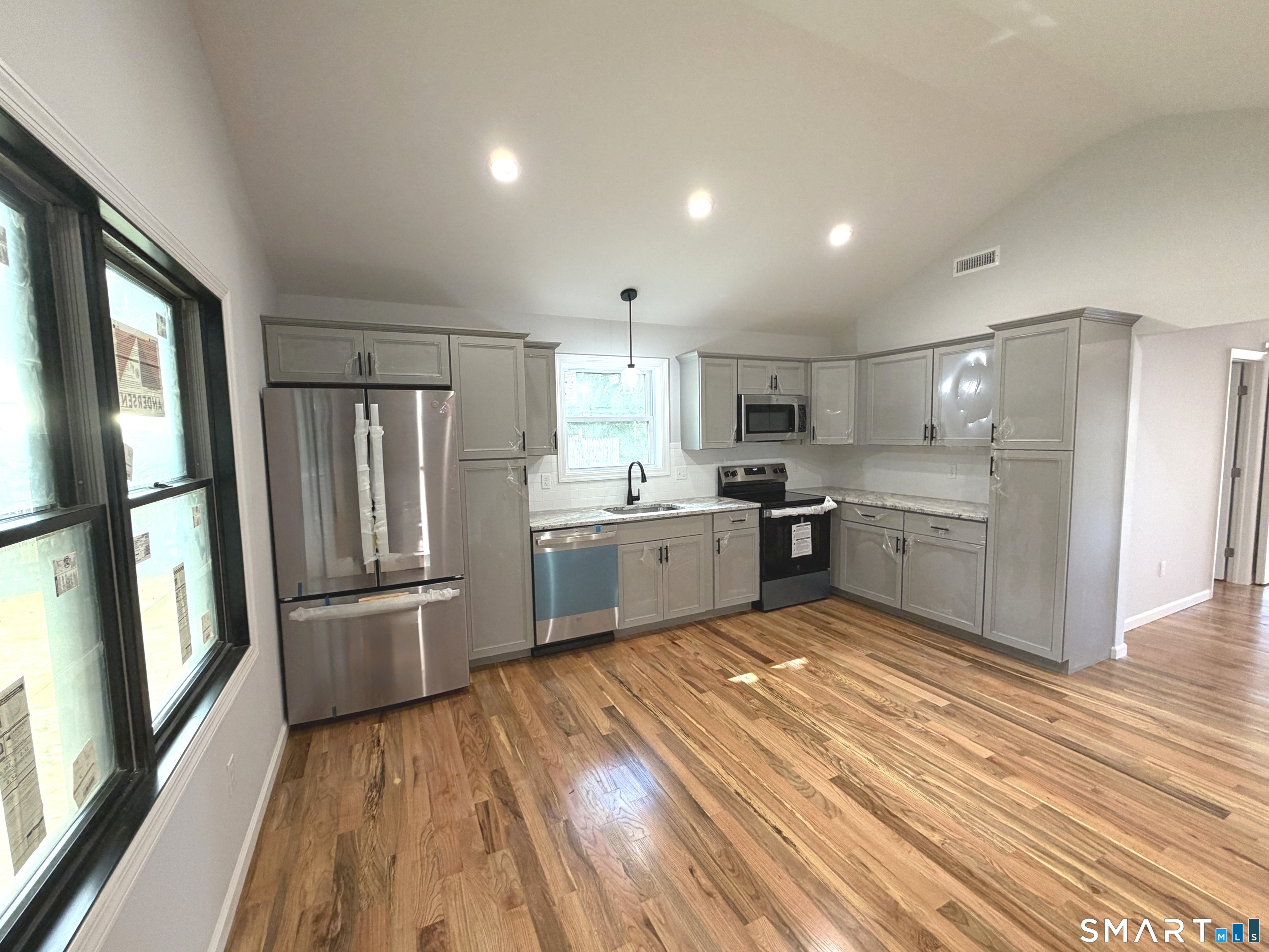 19 Topstone photo 17