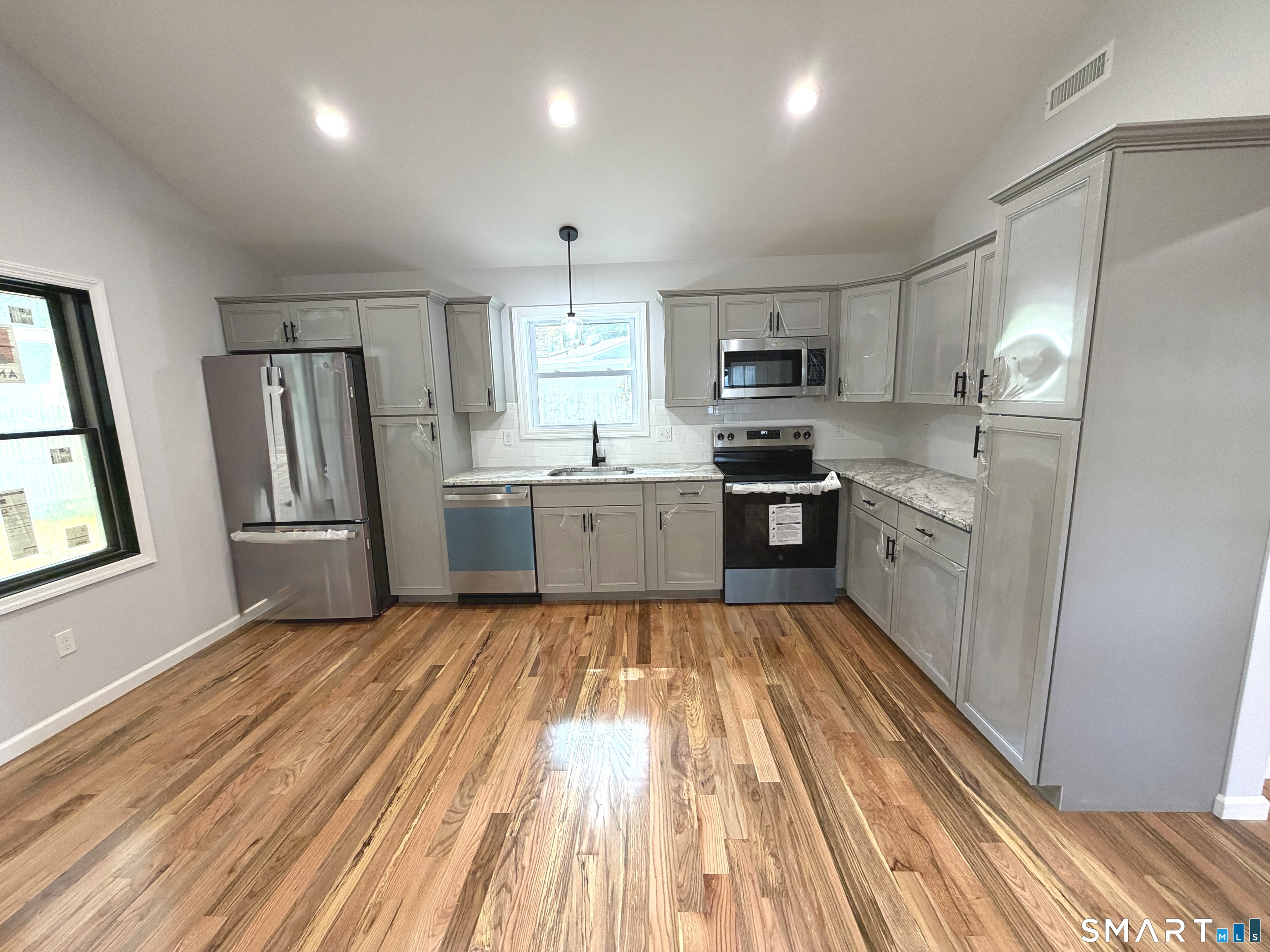 19 Topstone photo 15
