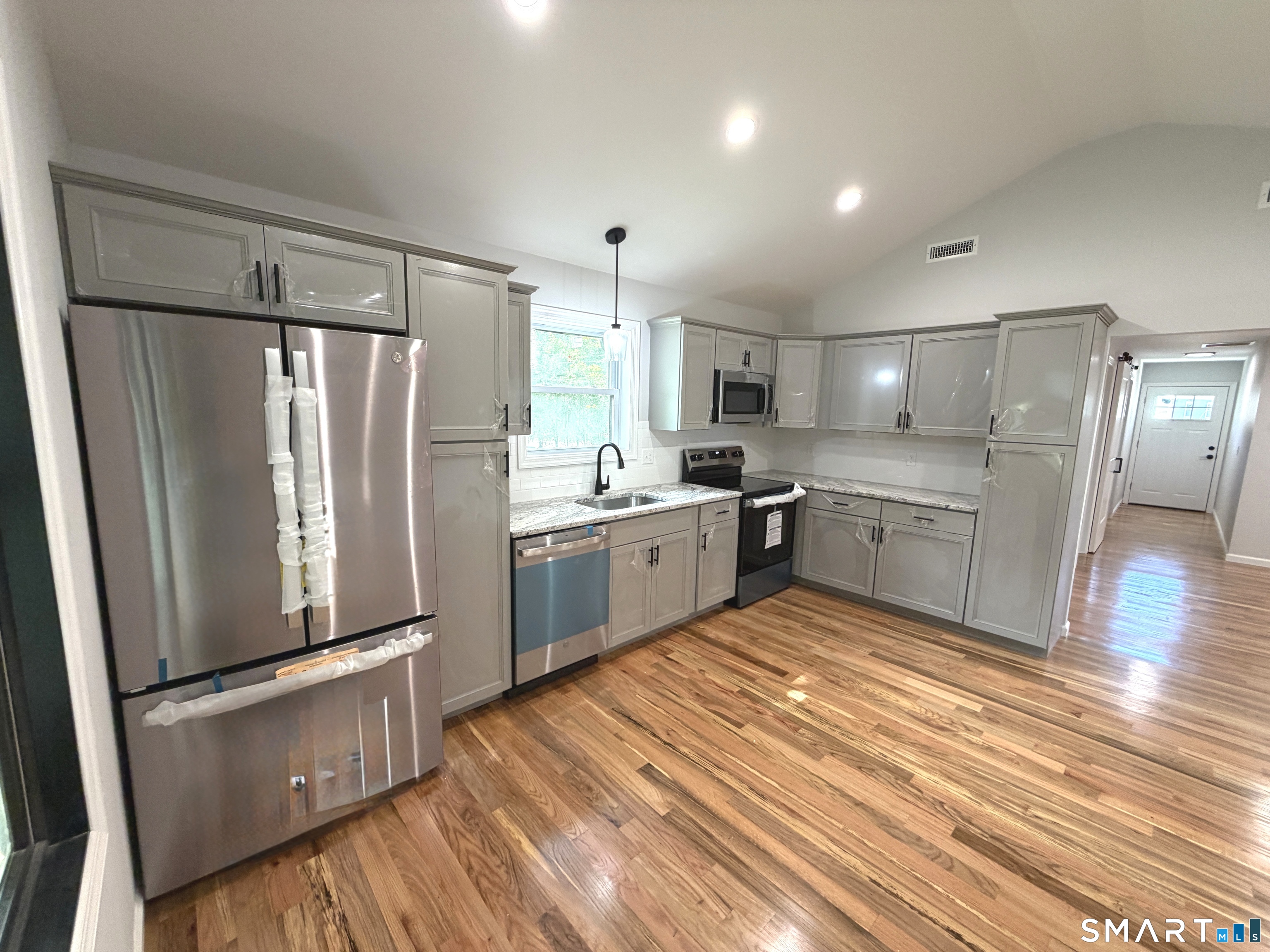 19 Topstone photo 14