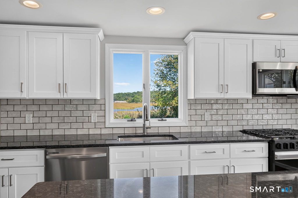 102 Vista Drive photo 4