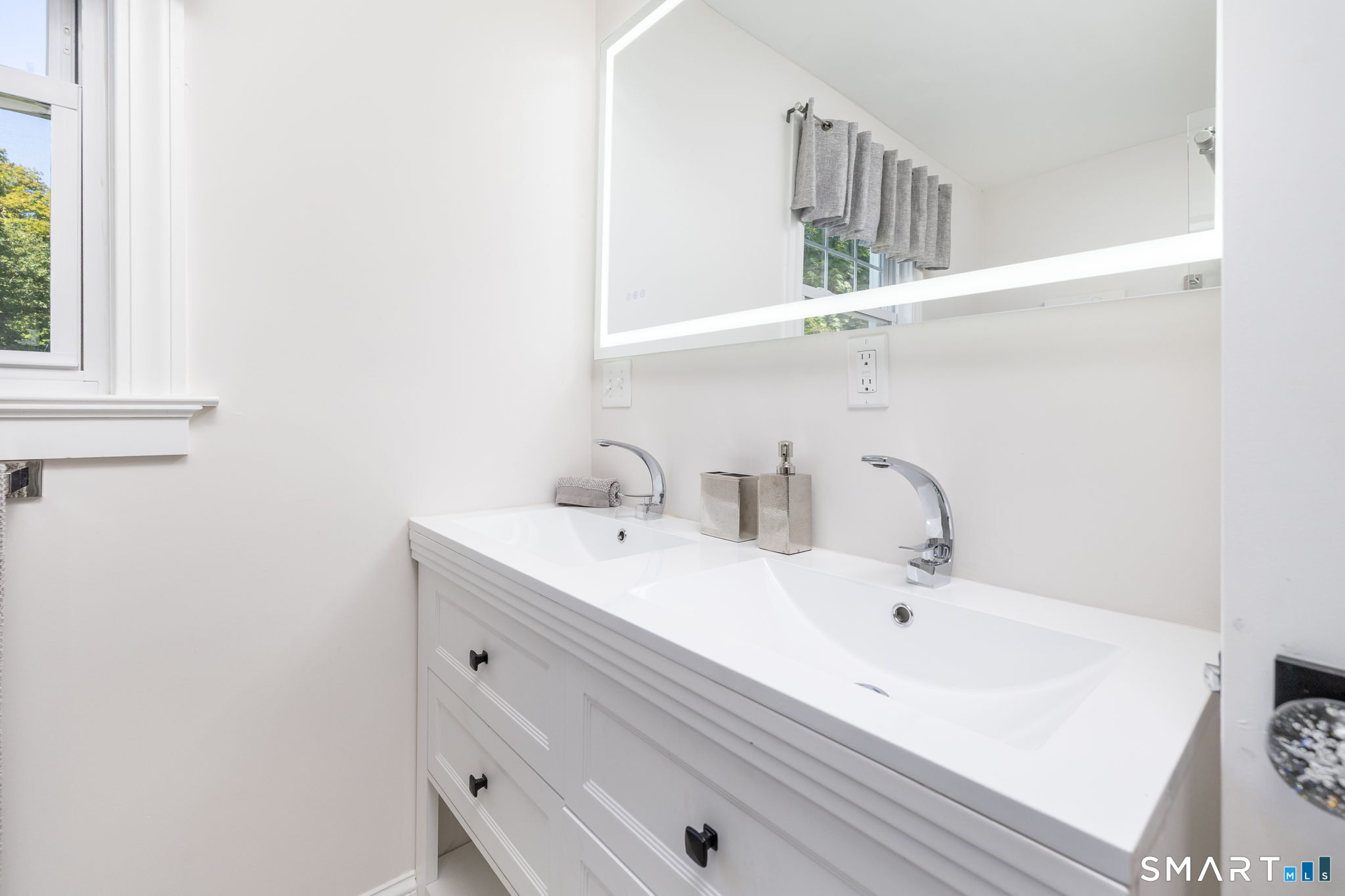 18 Eastview Street photo 31