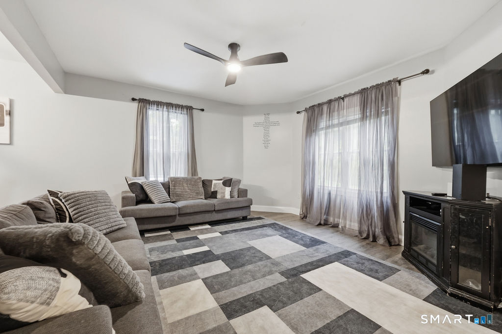 118 Reservoir Avenue photo 10