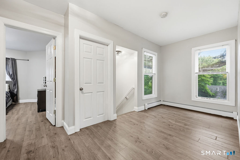 118 Reservoir Avenue photo 14