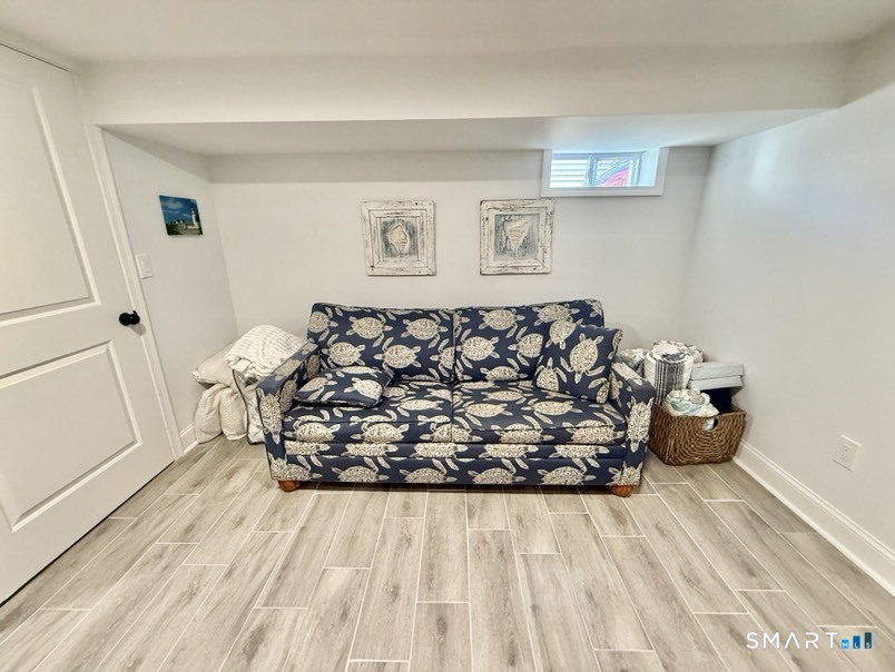 39 Edgefield Avenue photo 26