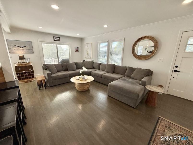 39 Edgefield Avenue photo 4