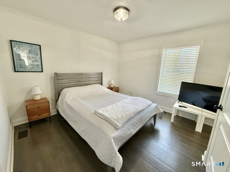 39 Edgefield Avenue photo 15