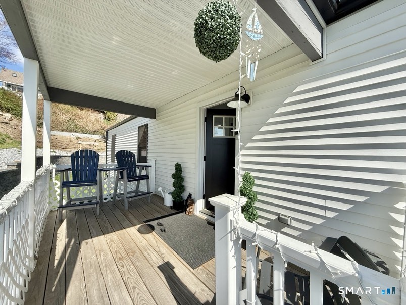 39 Edgefield Avenue photo 2