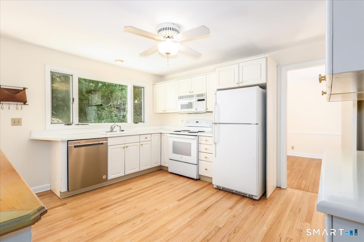 70 Benedict Avenue photo 10