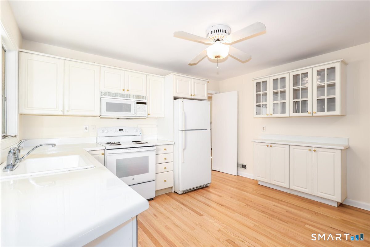 70 Benedict Avenue photo 11