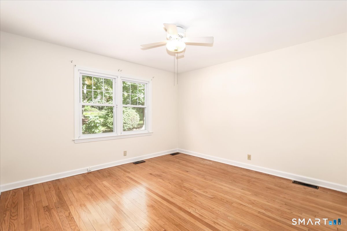 70 Benedict Avenue photo 19