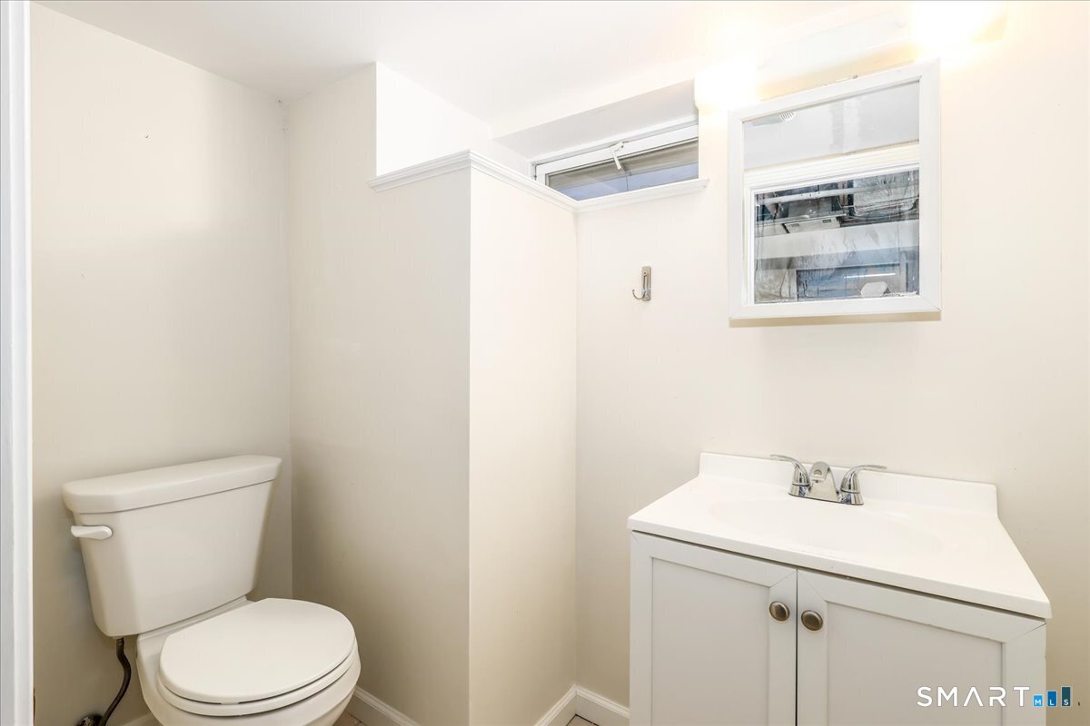 70 Benedict Avenue photo 24