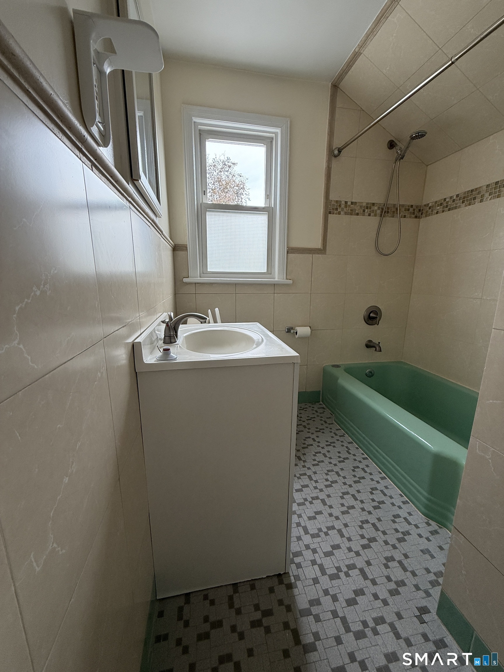 40 Travis Avenue photo 17
