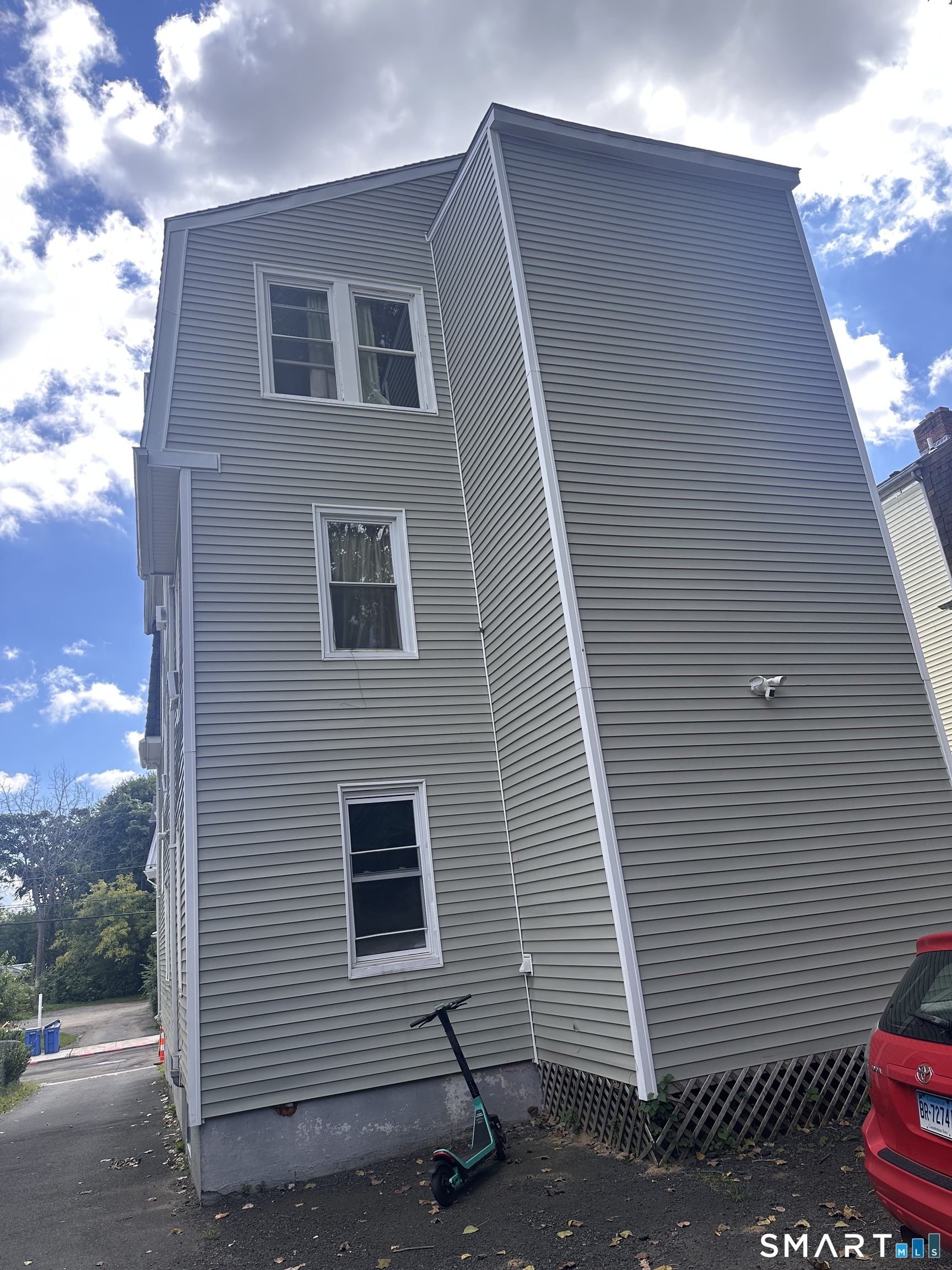 627 Garden Street, Northeast, Hartford, CT 06112