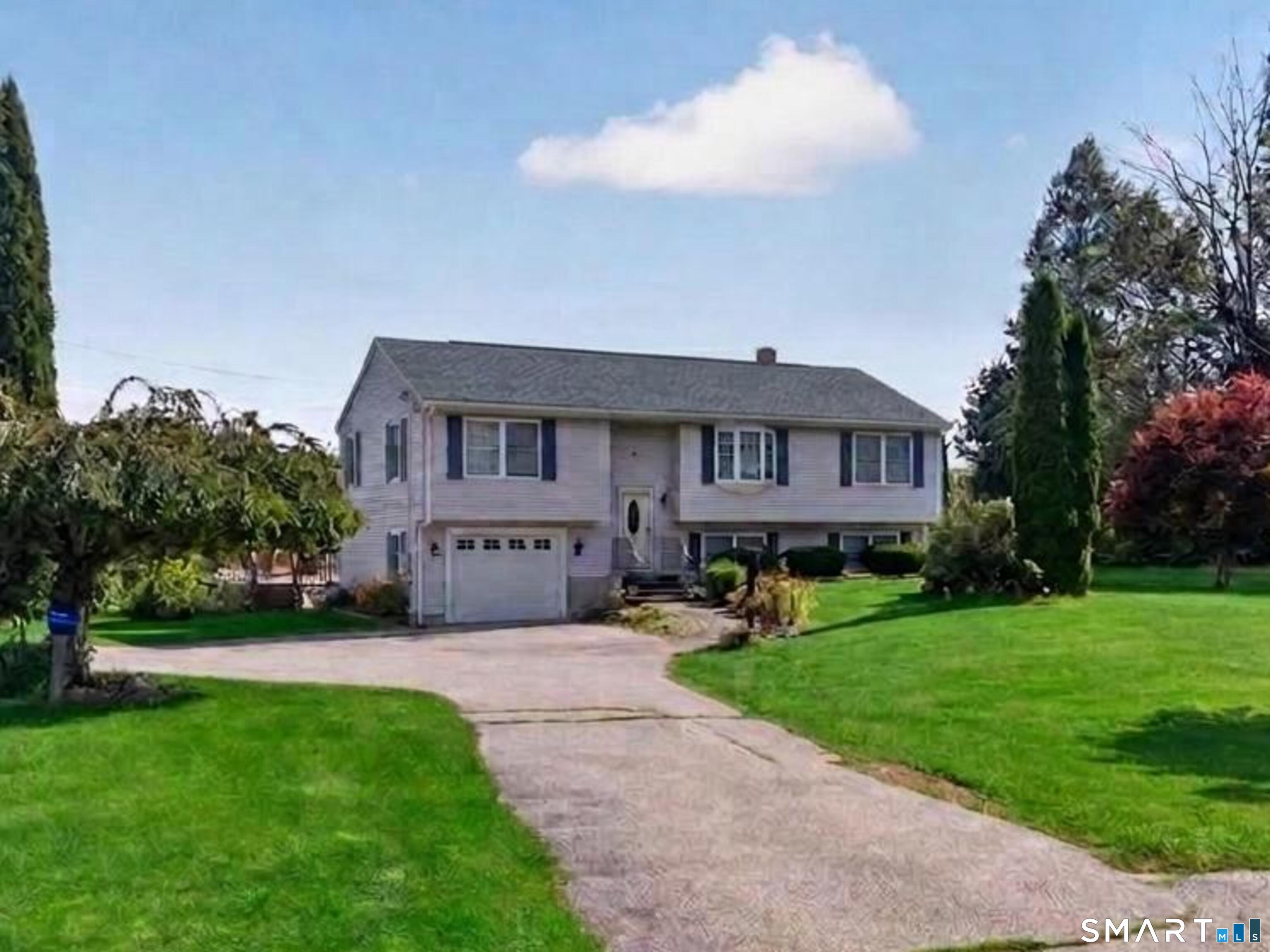 Single family home for sale at 45 Wolf Den Dr, Pomfret, CT 06259 | MLS# 24209472