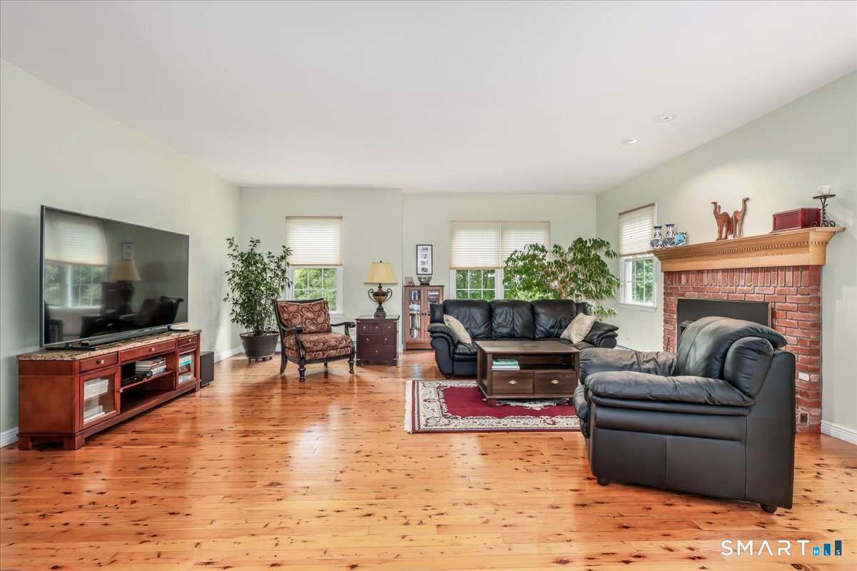 57 Meadowood Drive photo 11