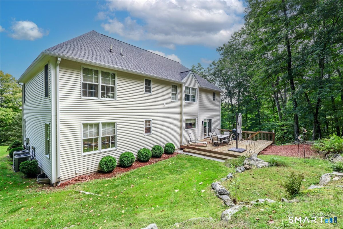 57 Meadowood Drive photo 39