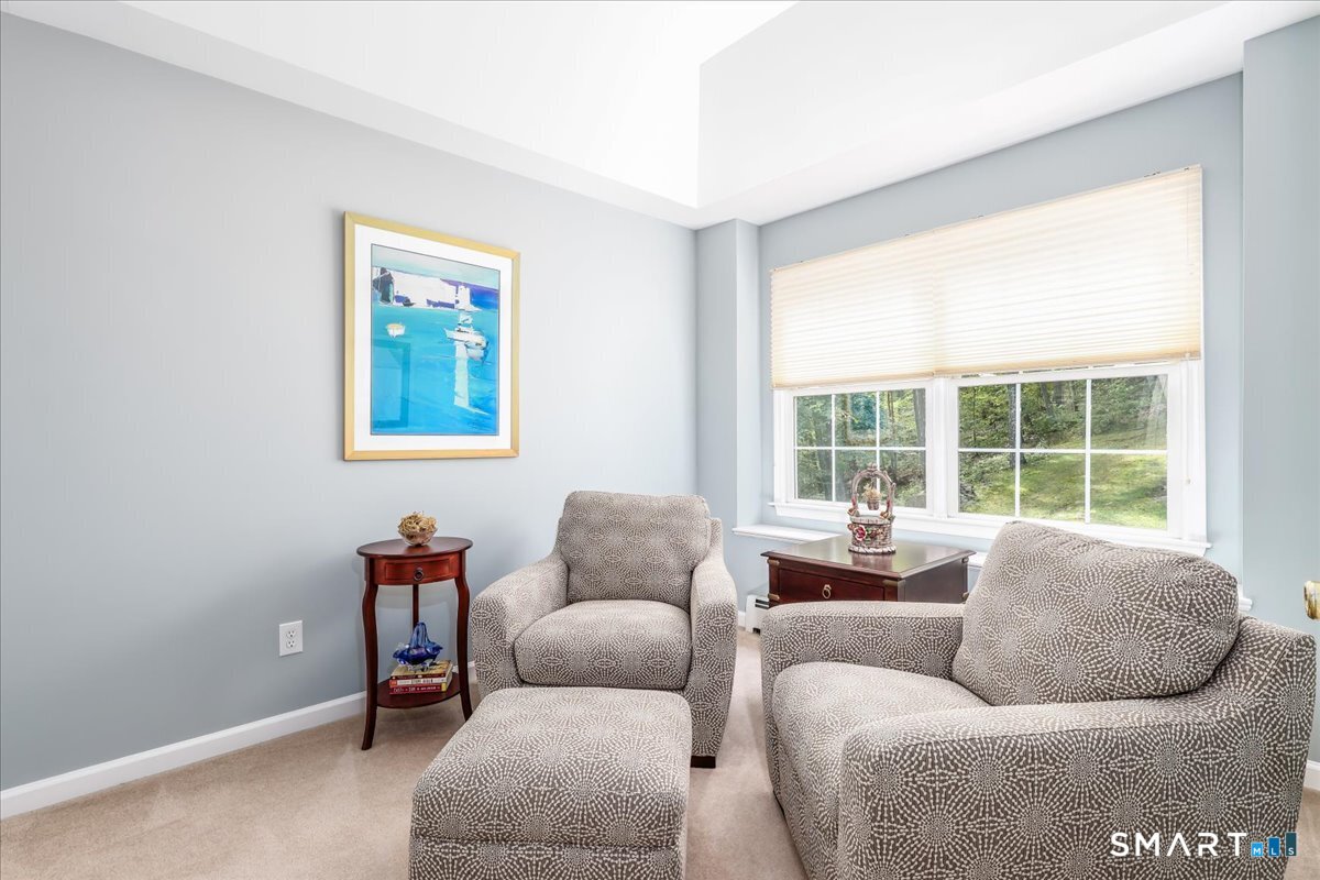 57 Meadowood Drive photo 23