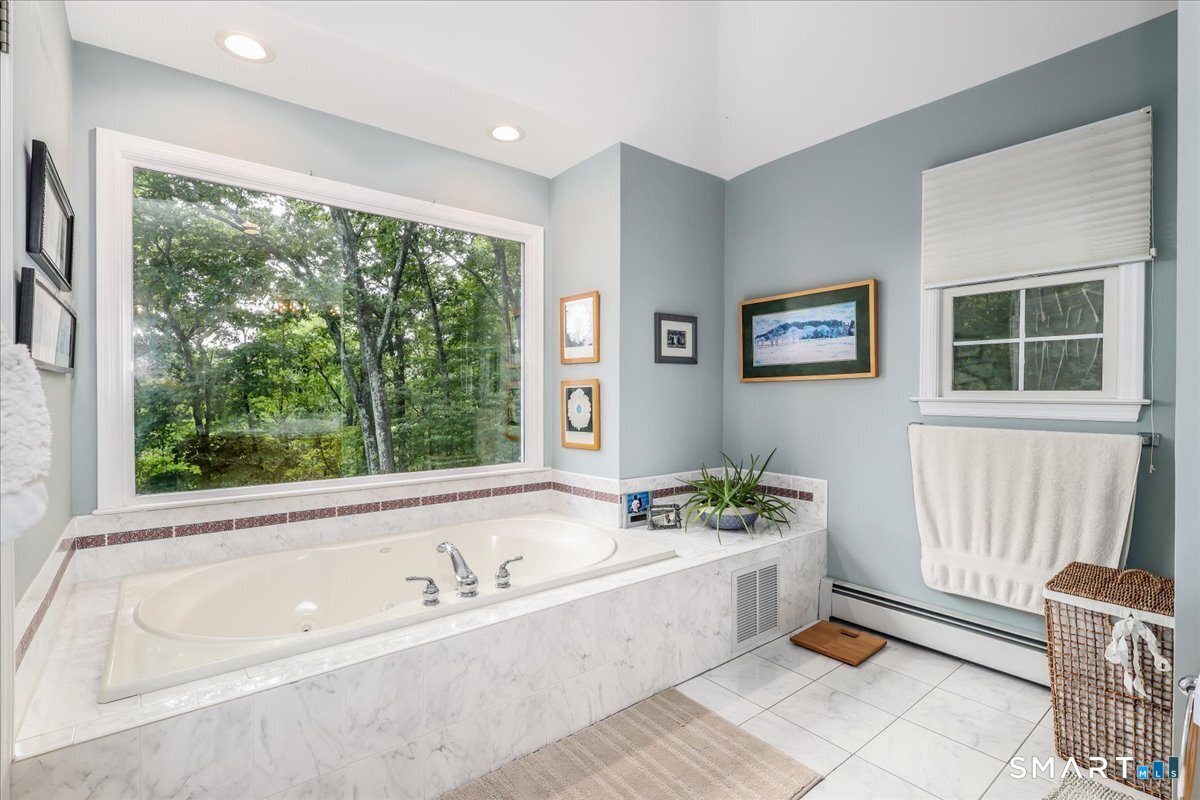57 Meadowood Drive photo 24