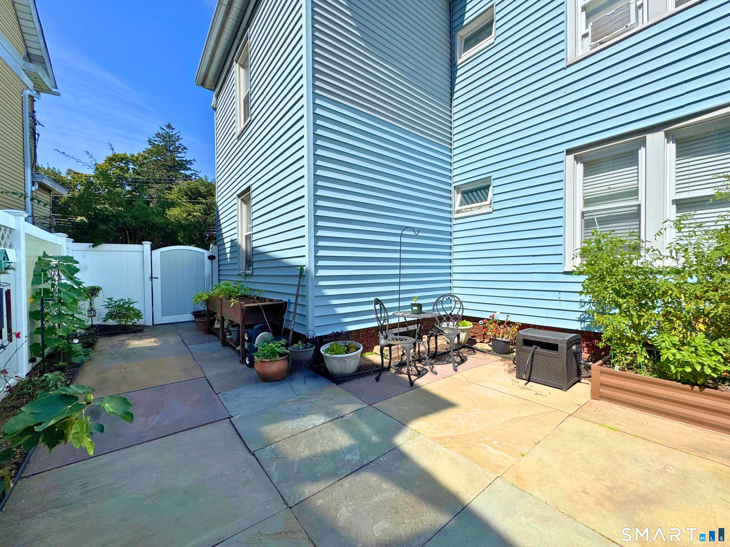 561 Savin Avenue photo 24