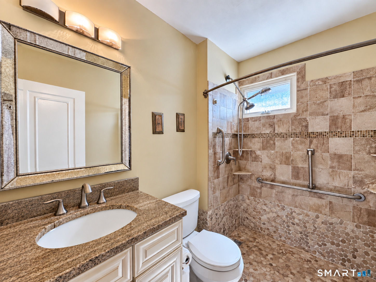 561 Savin Avenue photo 10