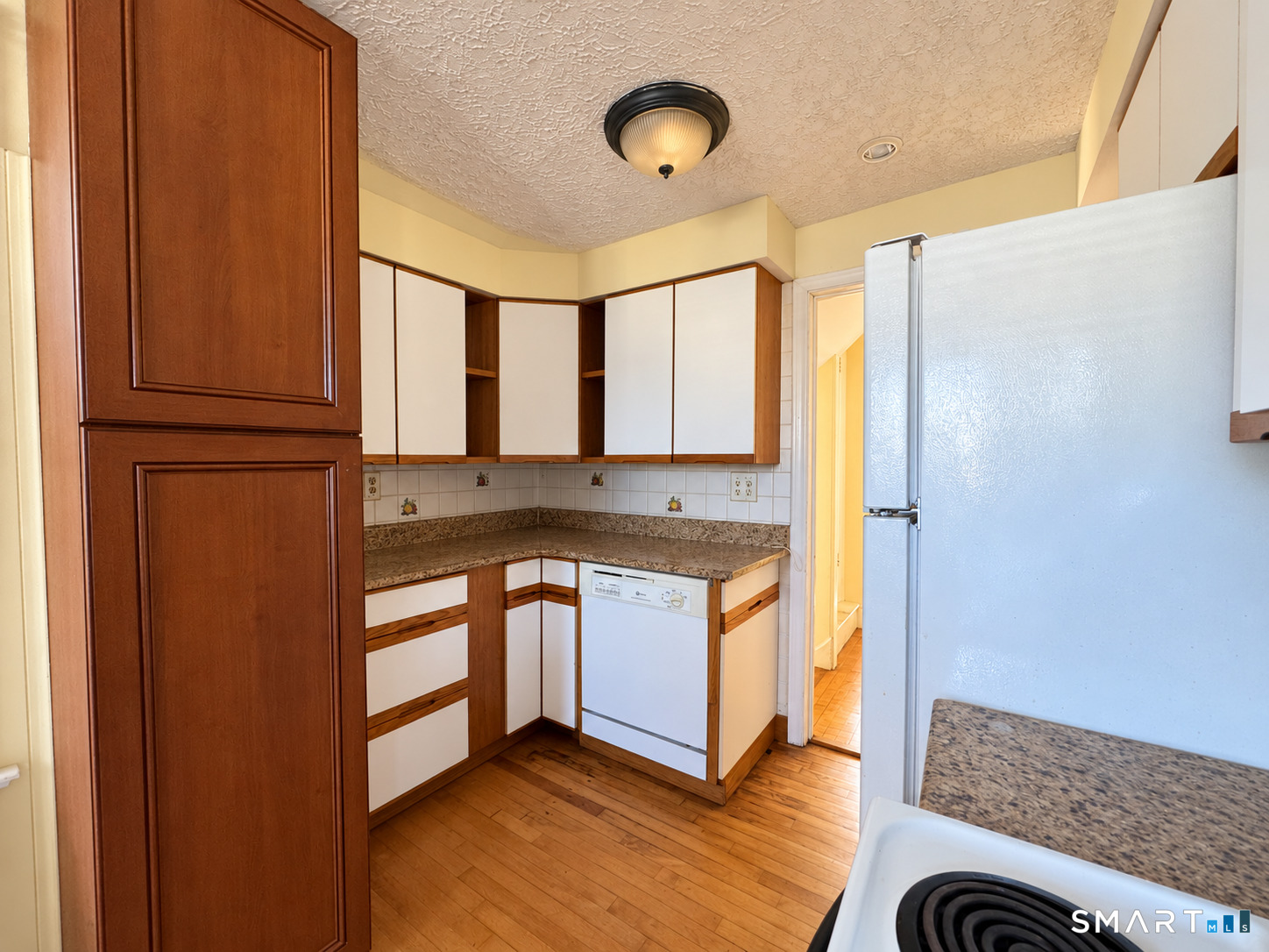 561 Savin Avenue photo 14