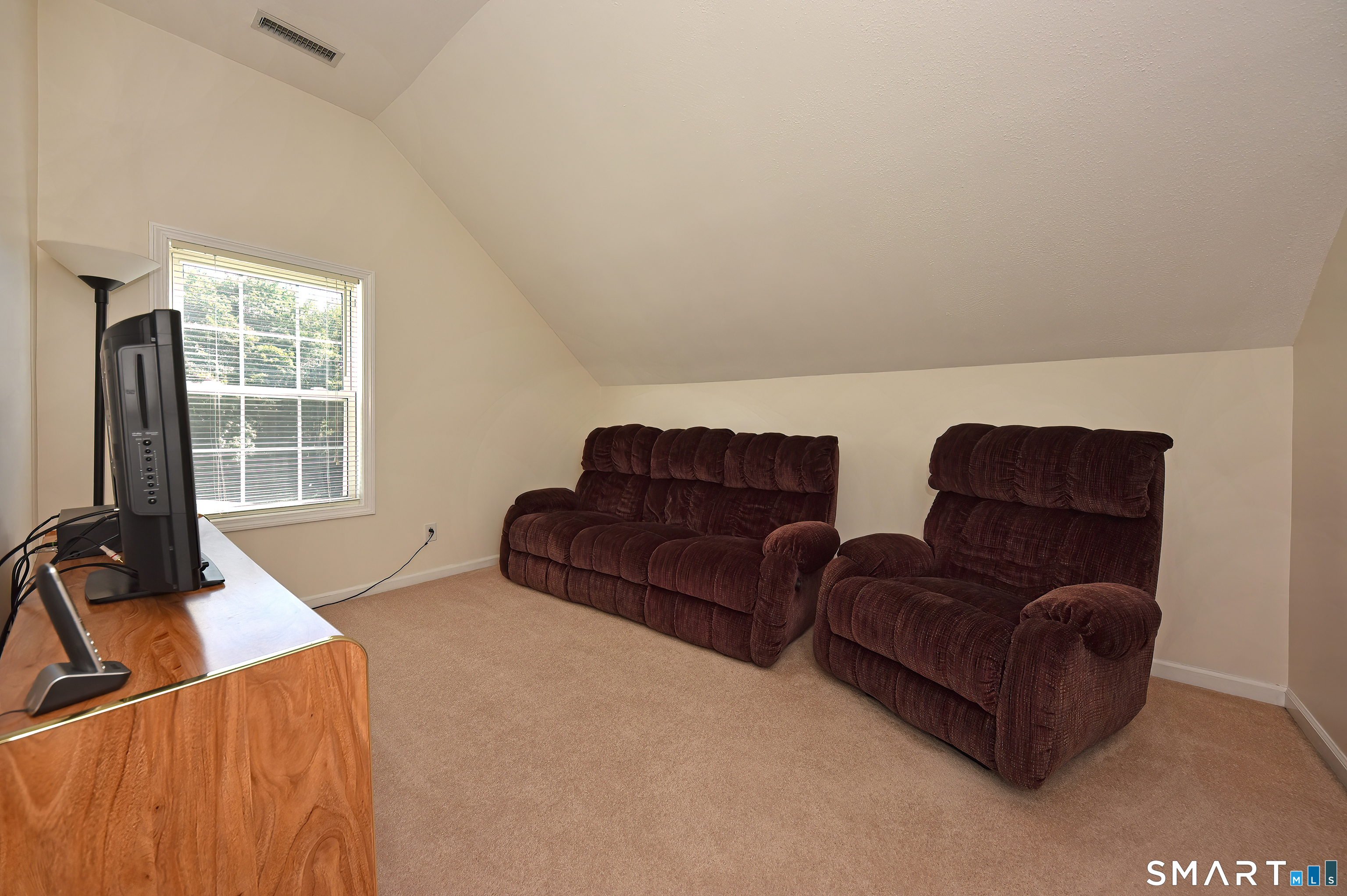 75 Laurel Street photo 13