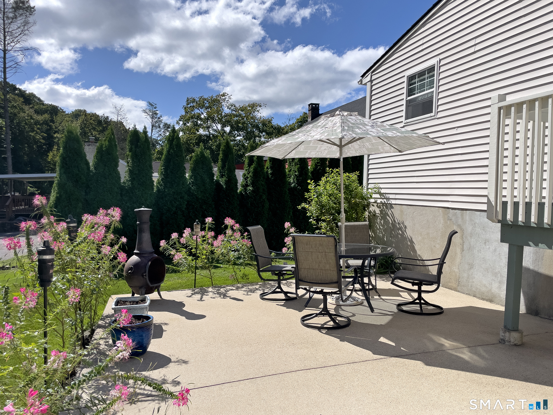 75 Laurel Street photo 16