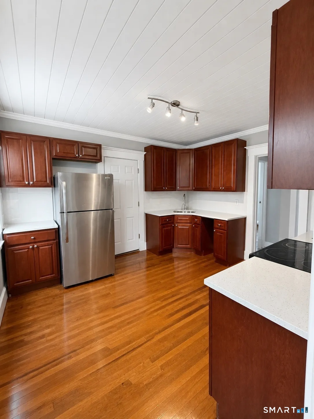 207 Helen Street Unit #2nd Floor