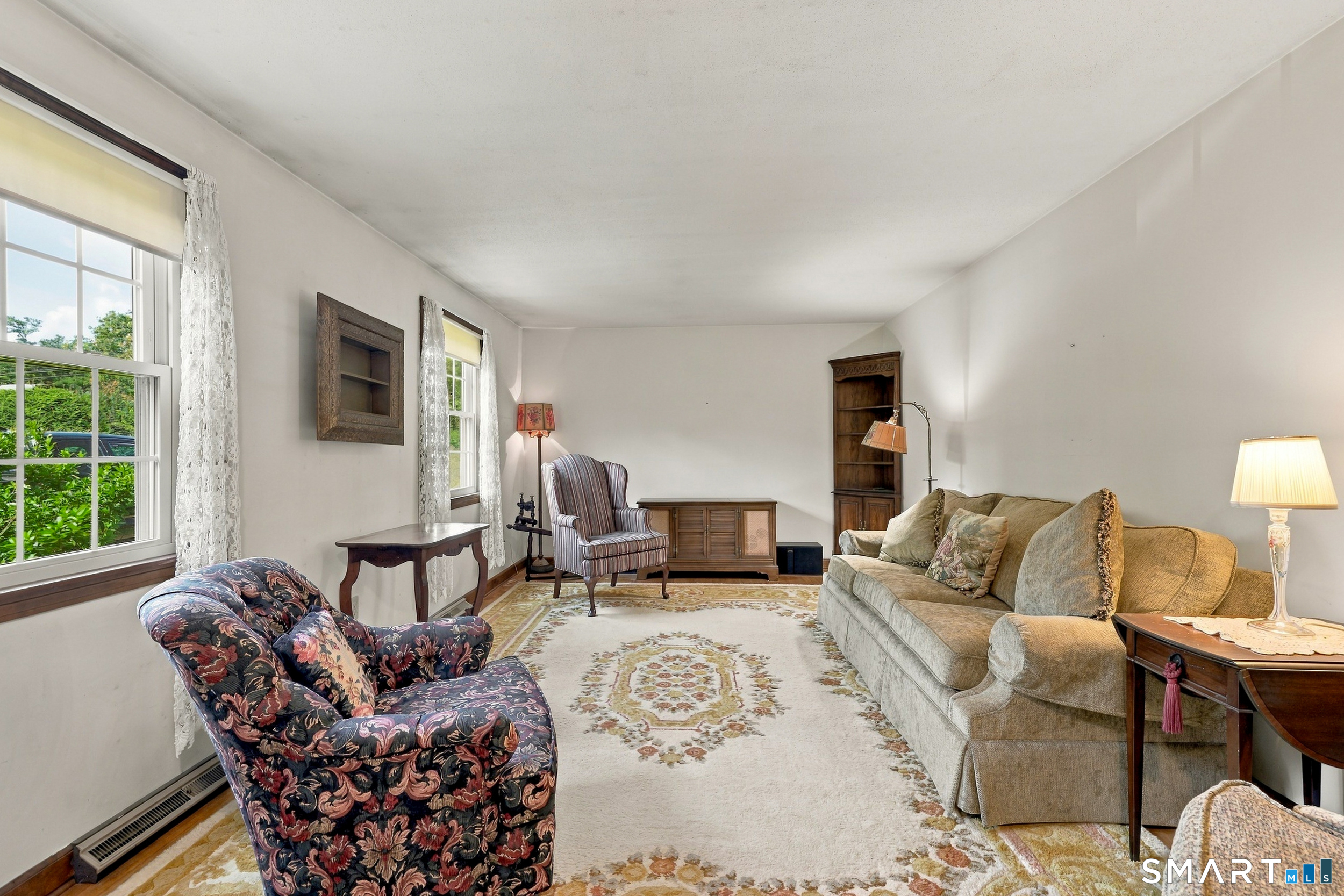 Photo 3 of Single family home for sale at 586 Laning St, Southington, CT 06489 | MLS# 24207080 | Listing updated on 2026-10-06