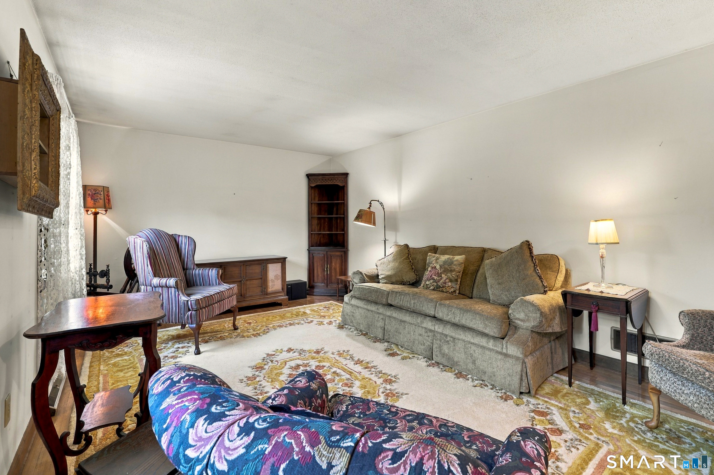 Photo 3 of Single family home for sale at 586 Laning St, Southington, CT 06489 | MLS# 24207080 | Listing updated on 2026-10-06