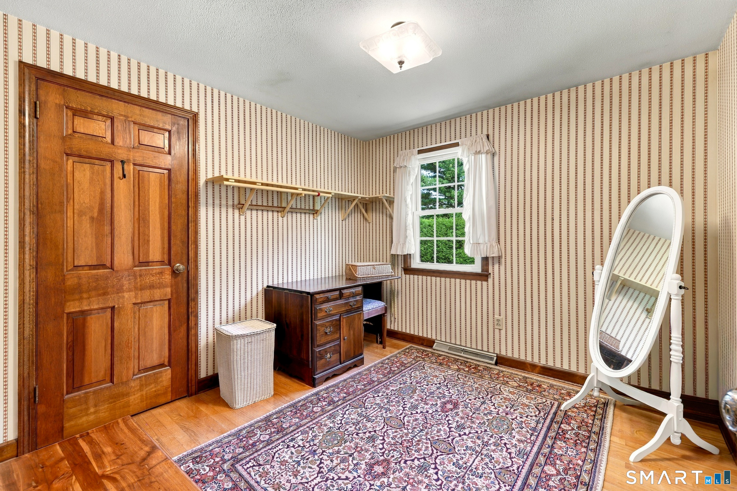 586 Laning Street photo 15