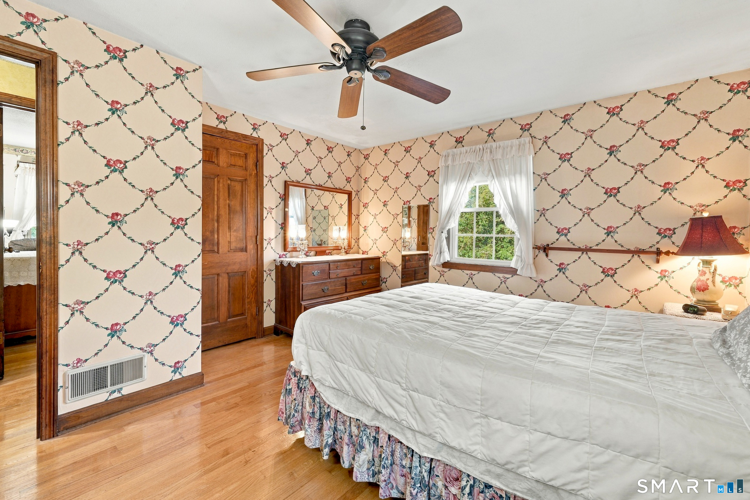 586 Laning Street photo 19