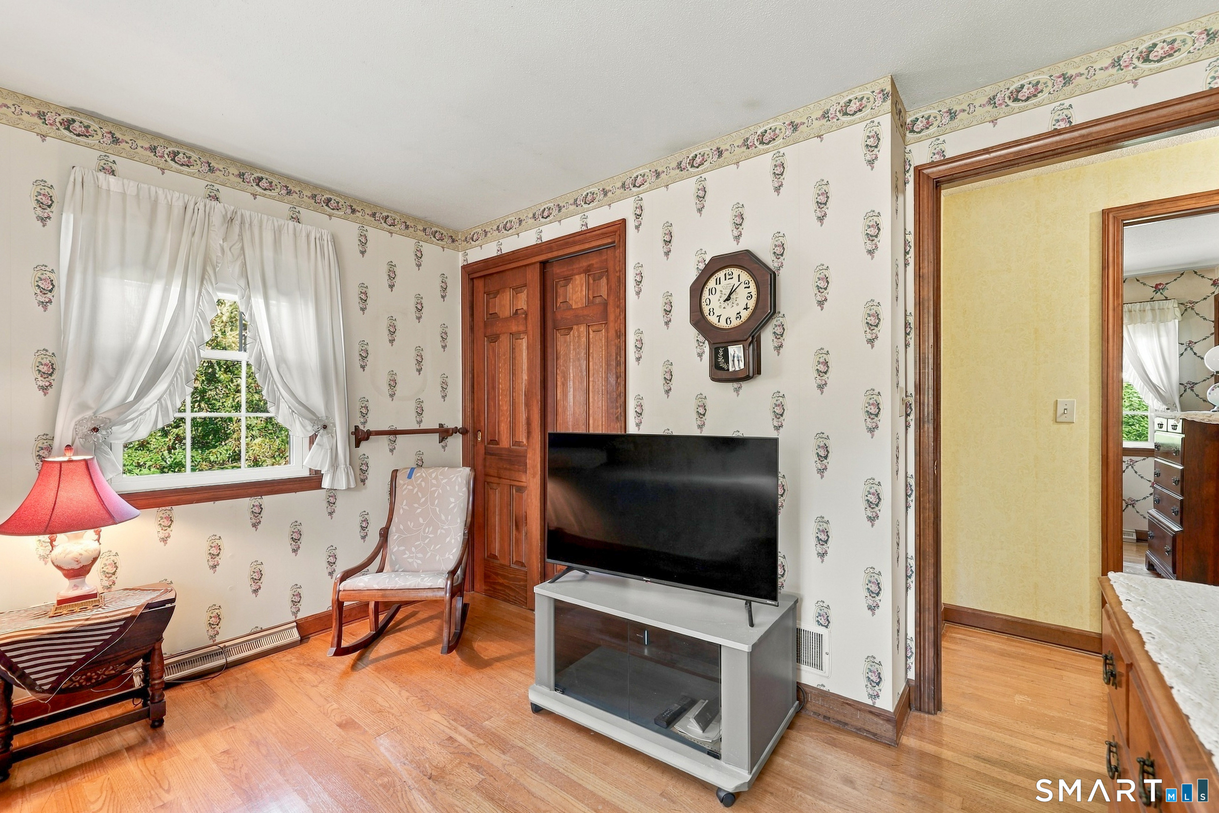 586 Laning Street photo 23