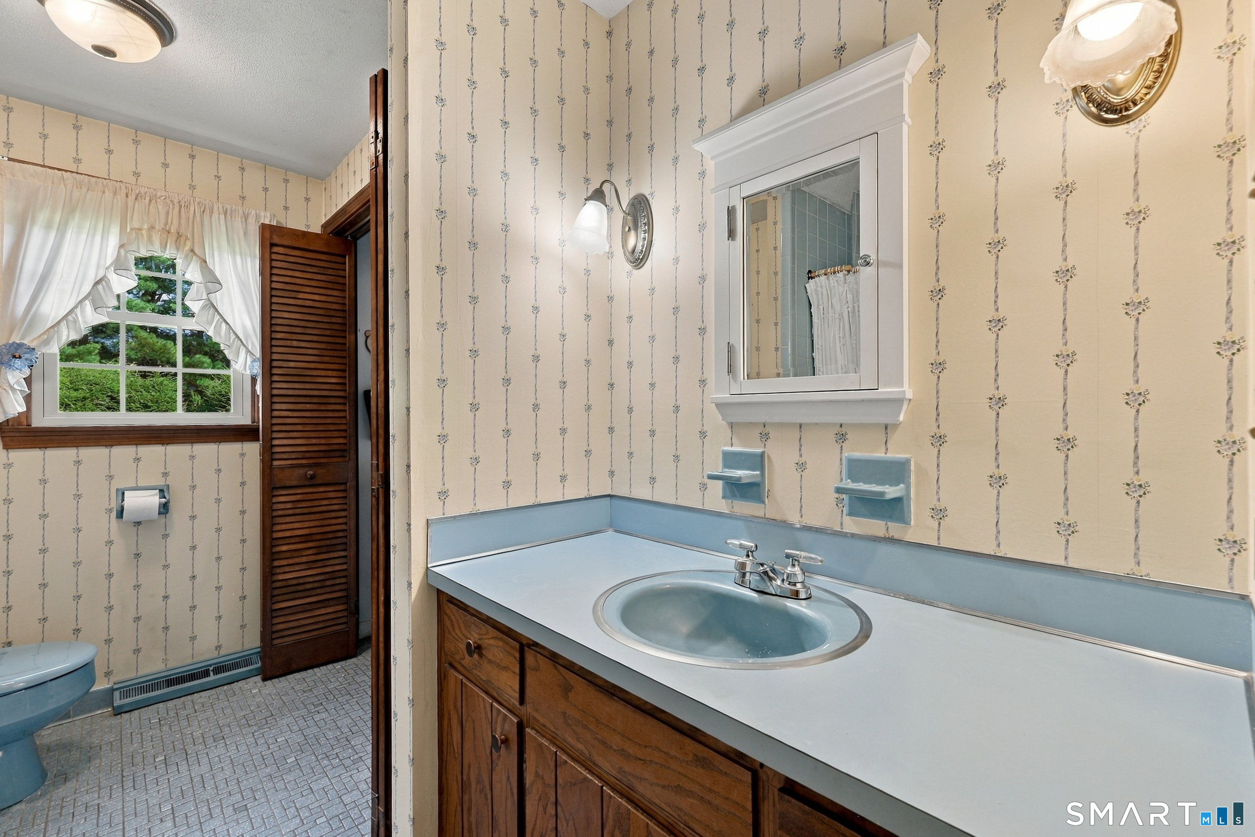 586 Laning Street photo 25