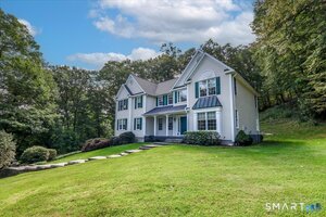 57 Meadowood, New Milford
