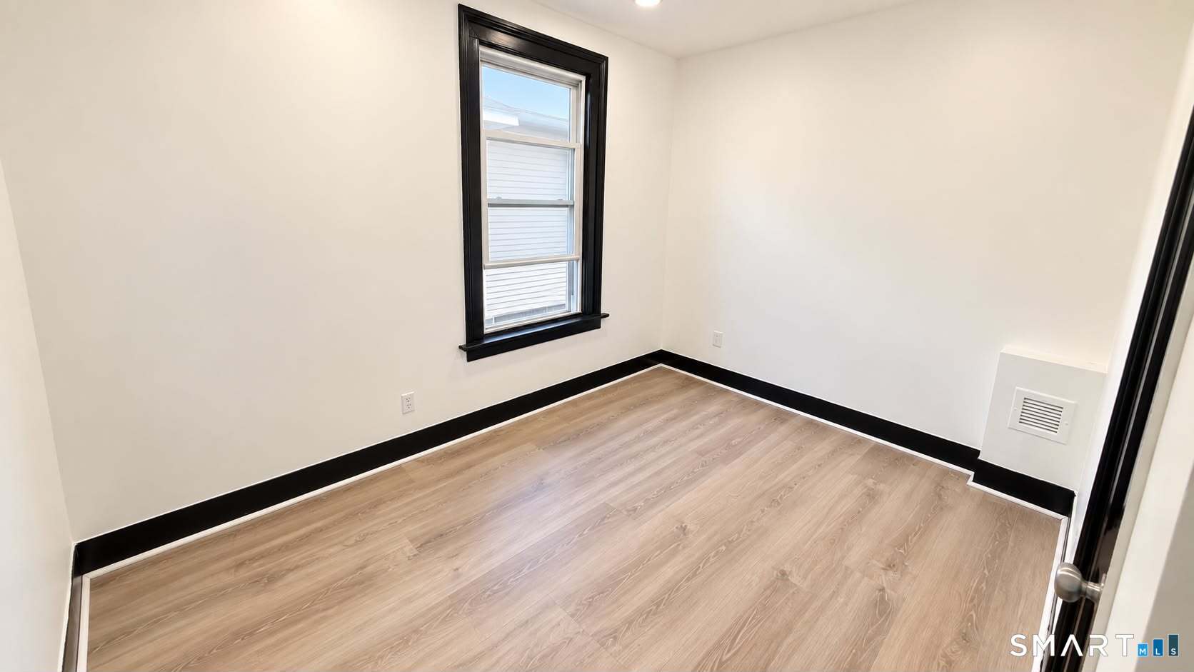 6 Gilbert Avenue photo 5