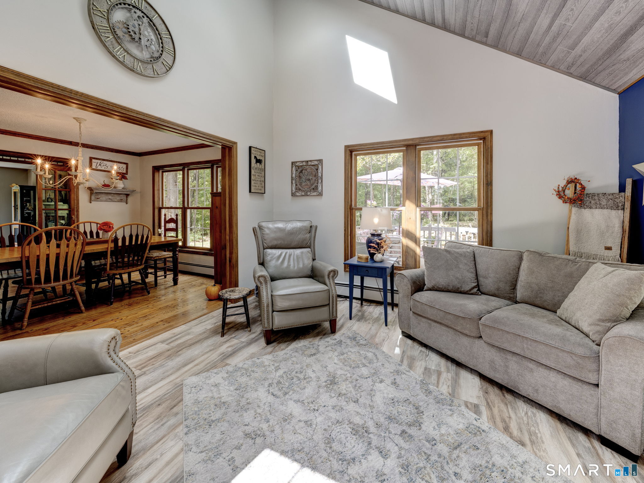 8 Fenton Bluffs Drive photo 16