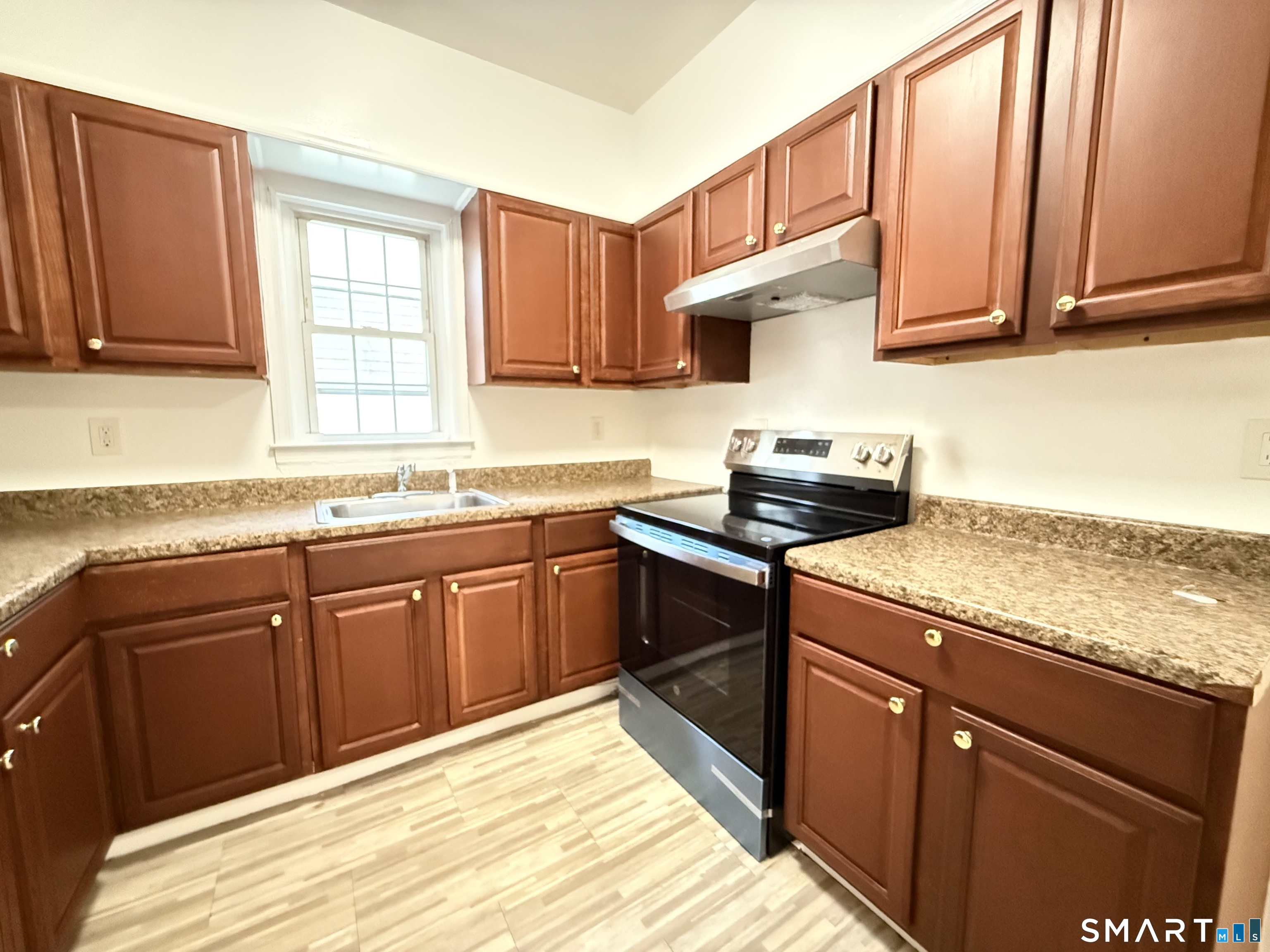 312 Greenwich Avenue Unit #3 L photo 3