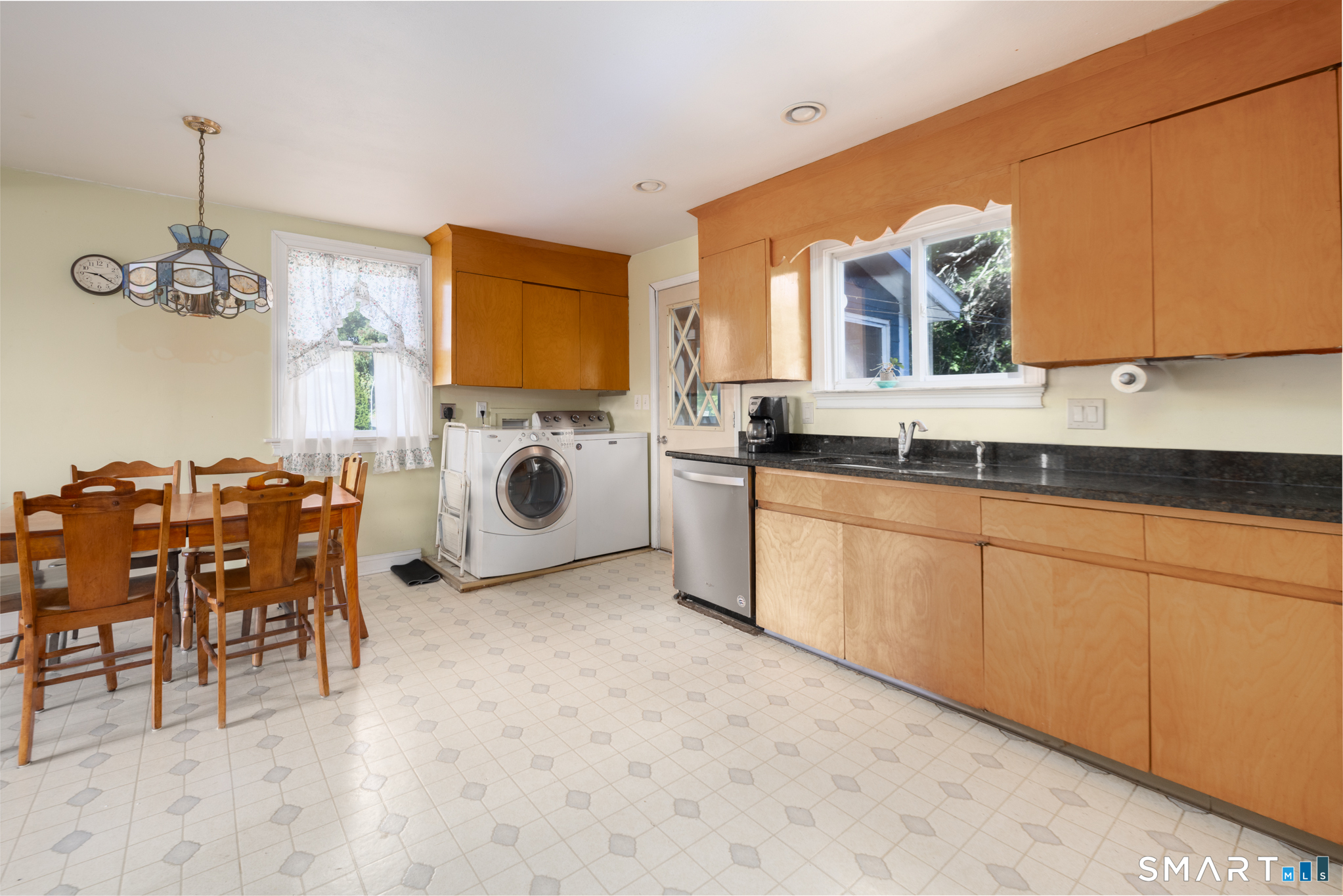 57 Sunnyside Avenue photo 11