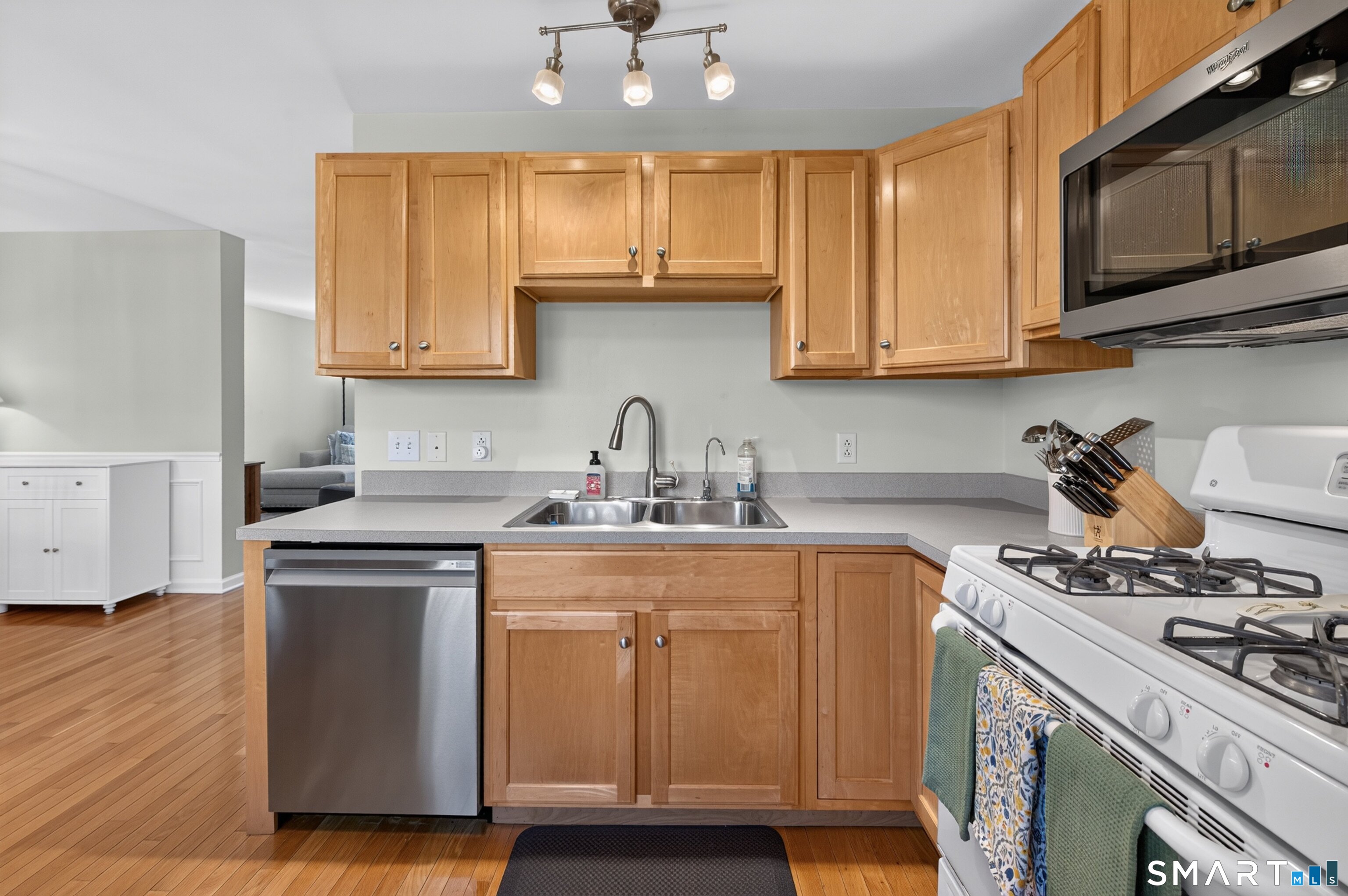 15 Scuppo Road Unit #302 photo 11