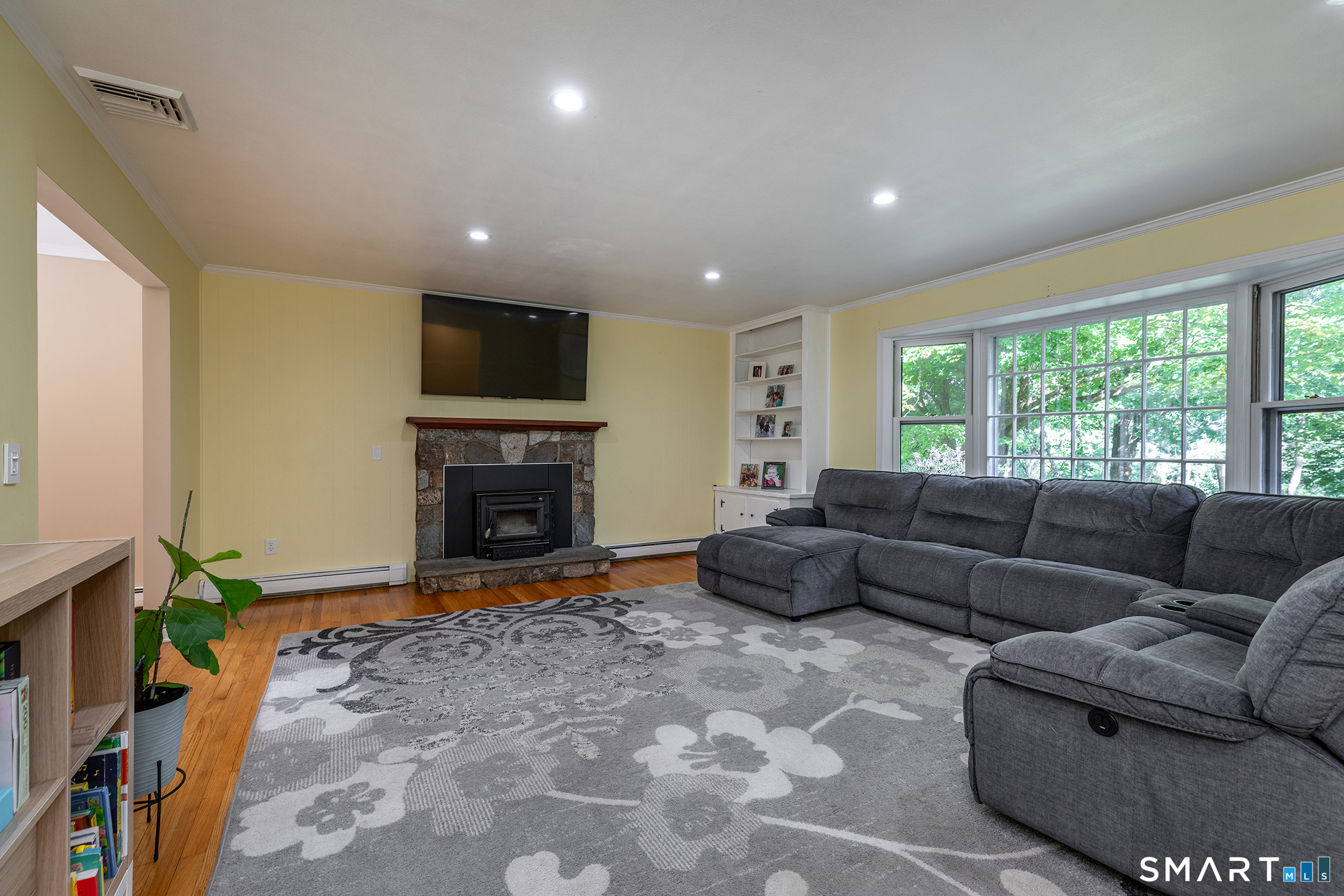 83 Sherman photo 15