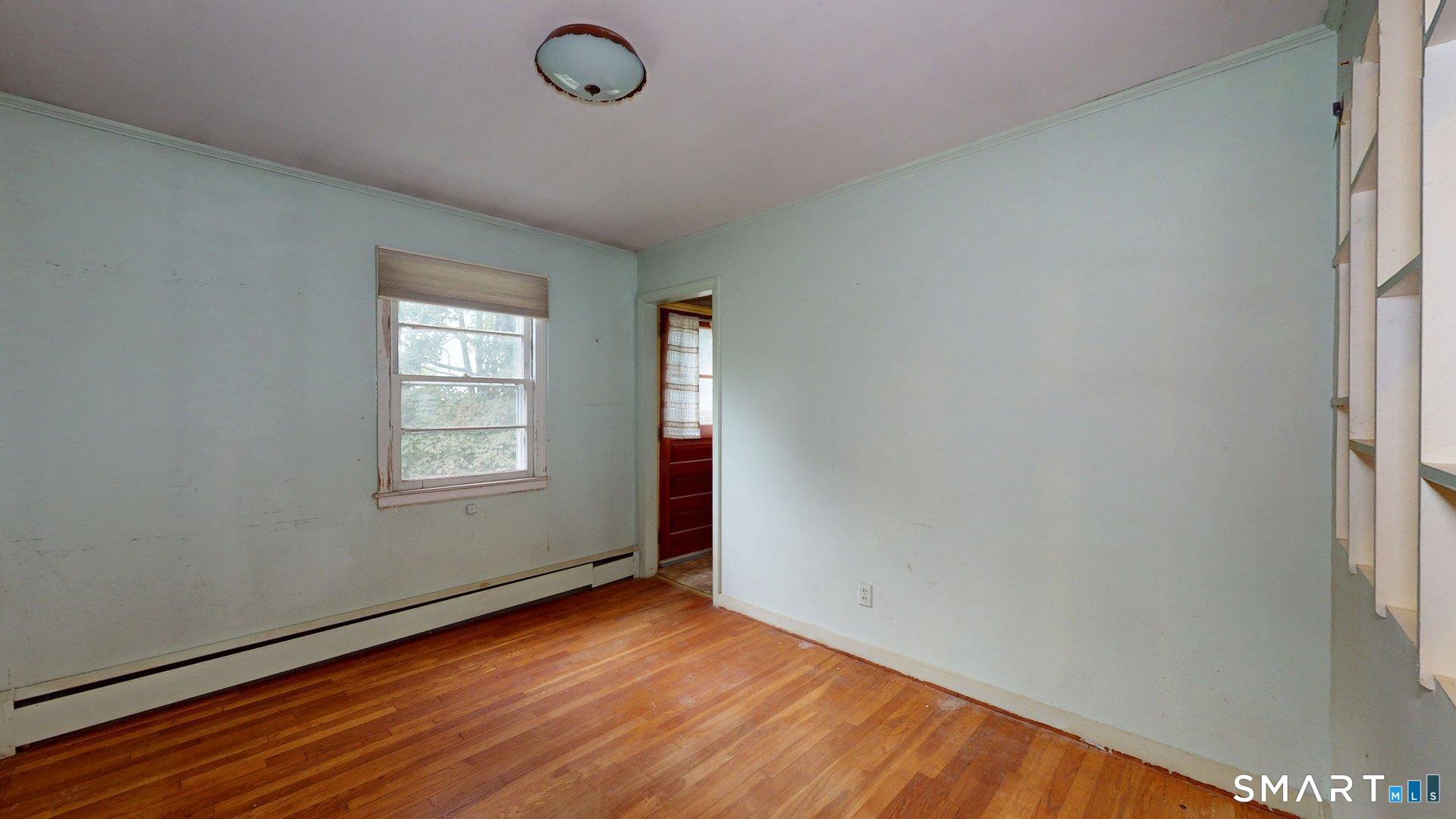 35 Sunset Street photo 13