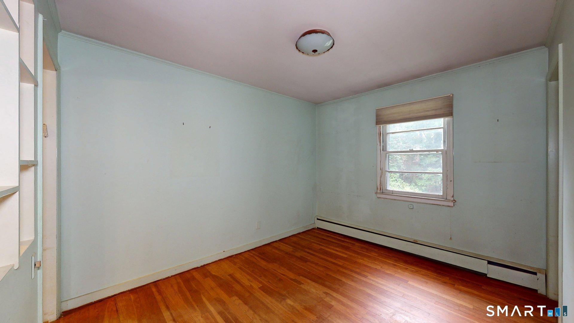 35 Sunset Street photo 16