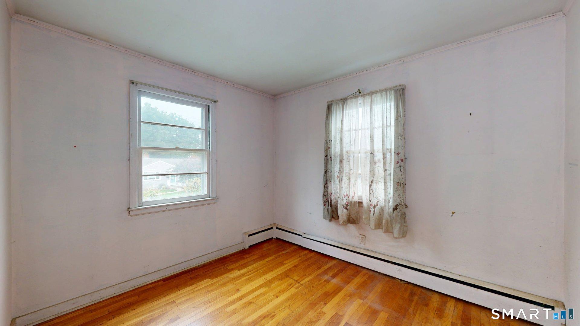 35 Sunset Street photo 17