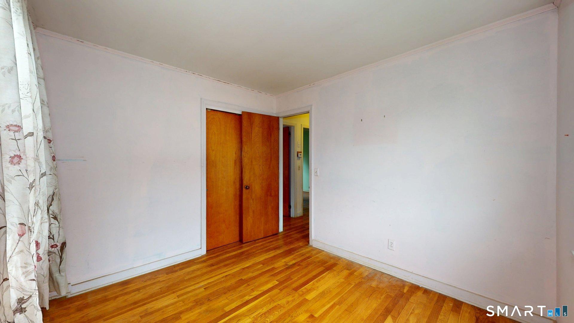 35 Sunset Street photo 19