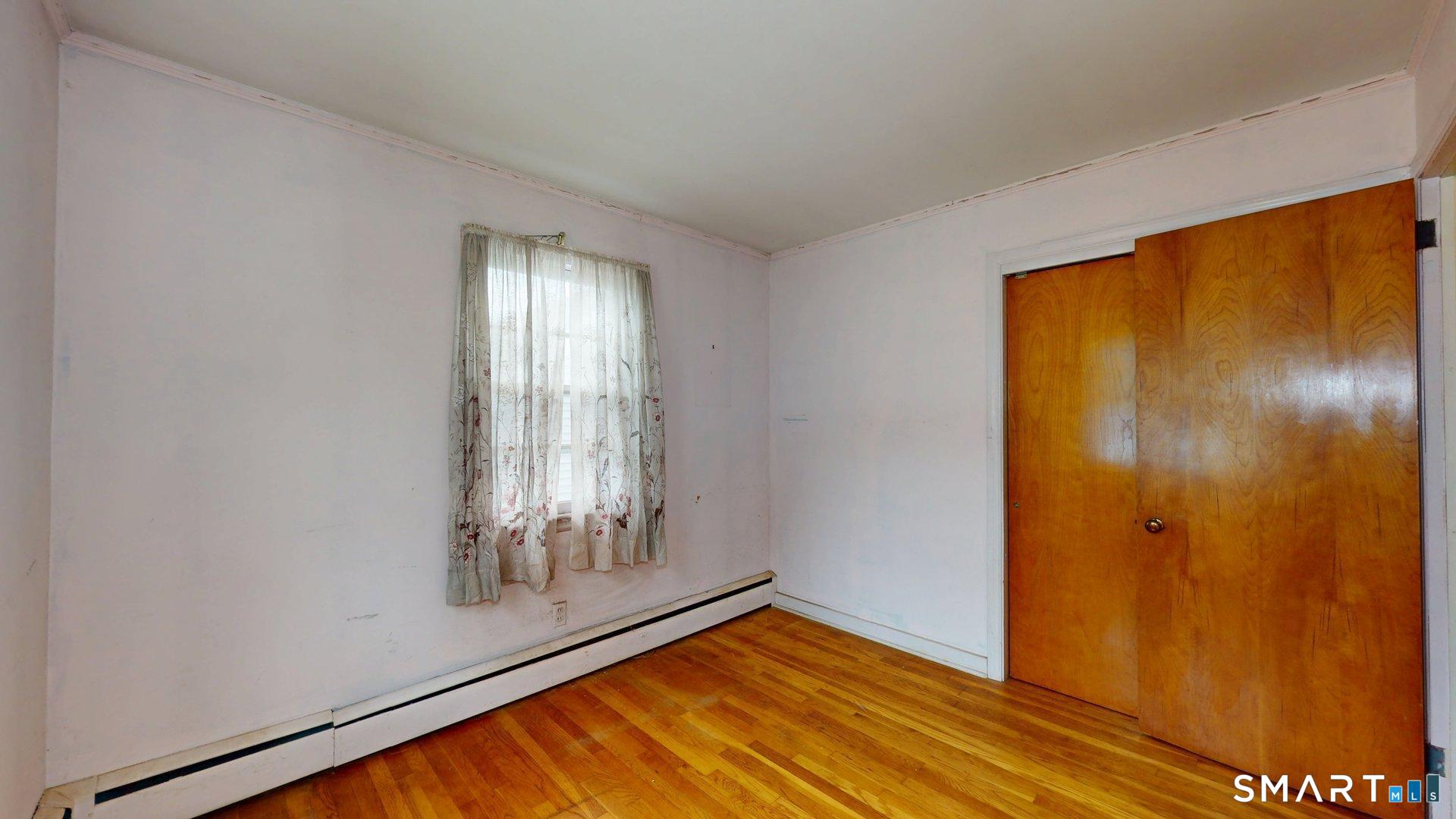 35 Sunset Street photo 20