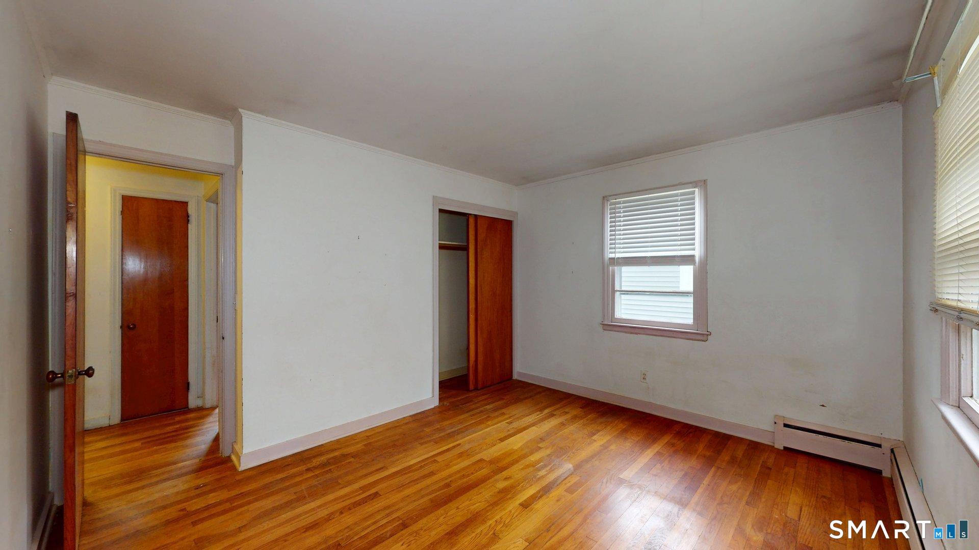 35 Sunset Street photo 24